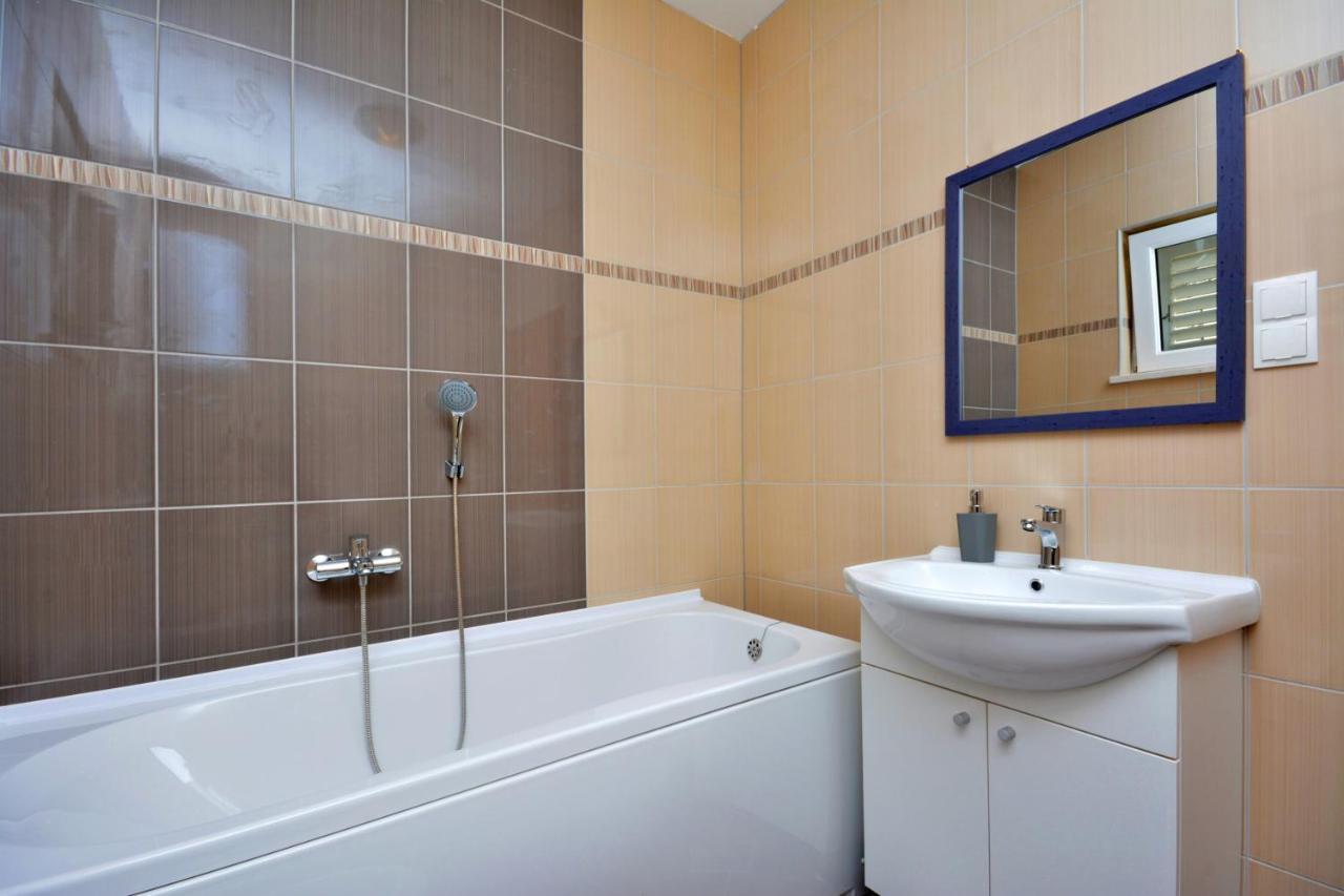 Apartment Wild Rose โปดสตรานา ภายนอก รูปภาพ