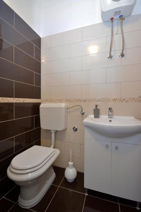 Apartment Wild Rose โปดสตรานา ภายนอก รูปภาพ