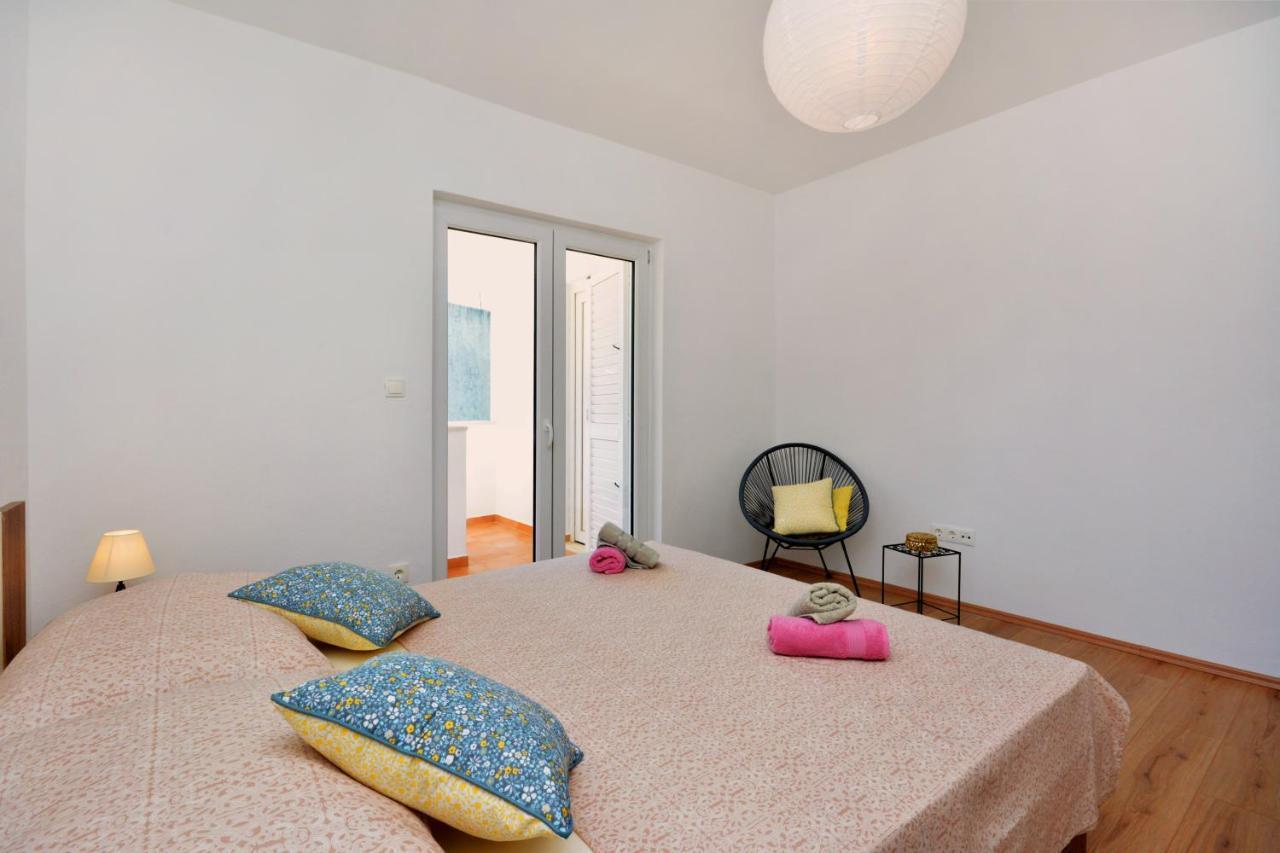 Apartment Wild Rose โปดสตรานา ภายนอก รูปภาพ