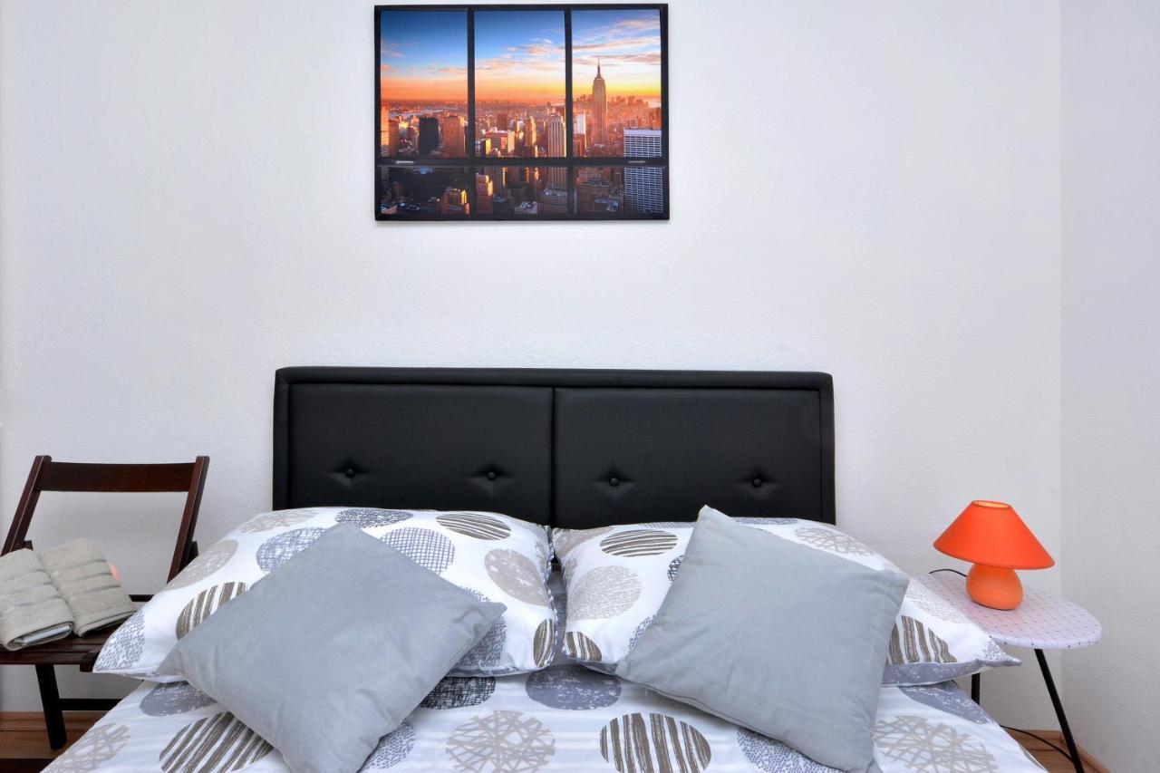 Apartment Wild Rose โปดสตรานา ภายนอก รูปภาพ