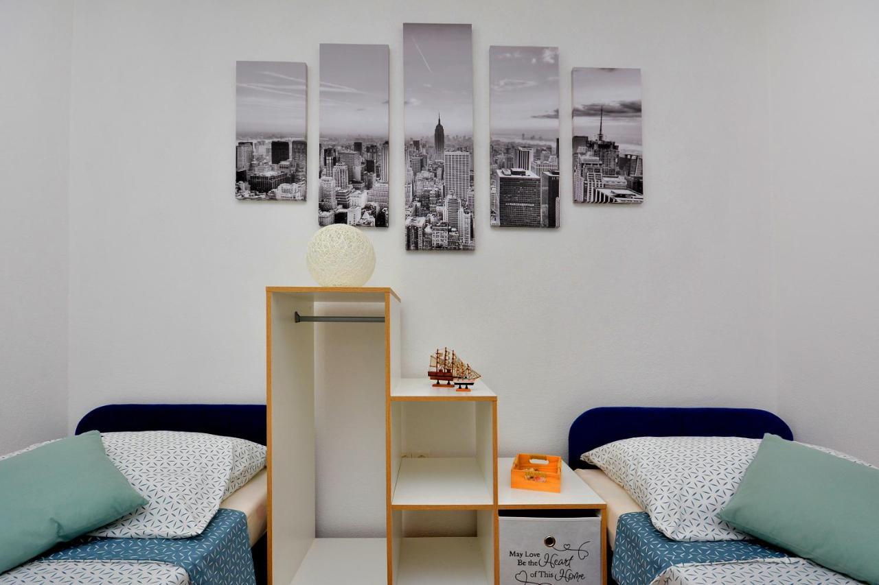Apartment Wild Rose โปดสตรานา ภายนอก รูปภาพ