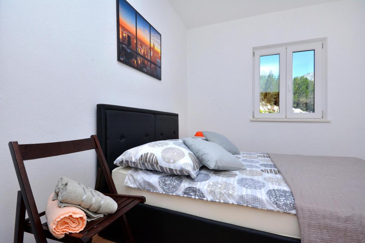 Apartment Wild Rose โปดสตรานา ภายนอก รูปภาพ
