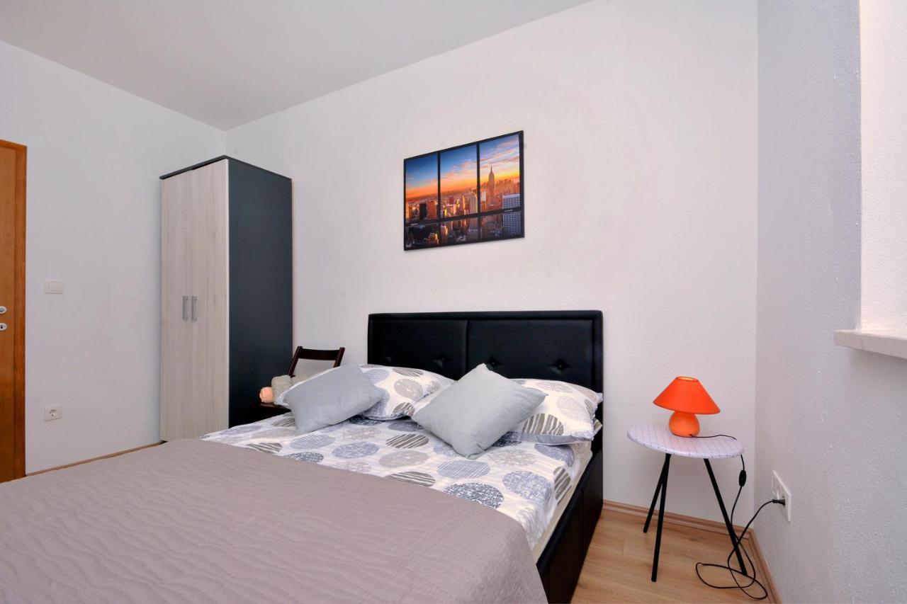 Apartment Wild Rose โปดสตรานา ภายนอก รูปภาพ